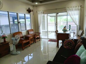 ขาย บ้านเดี่ยว ใกล้สนามบินเพียง15-20นาที ใกล้เมืองเชียงใหม่ บ้านใหม่สร้างเสร็จพร้อมอยู่สารภี ใกล้เมืองเชียงใหม่ ถูกกว่าโครงการใกล้เคียง